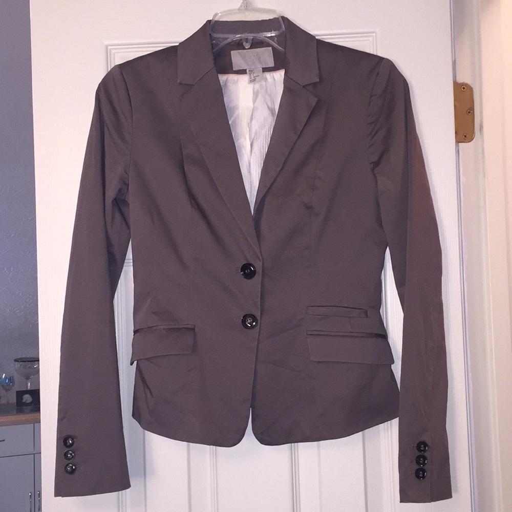 US4 taupe blazer from H&M. Great fit, worn twice